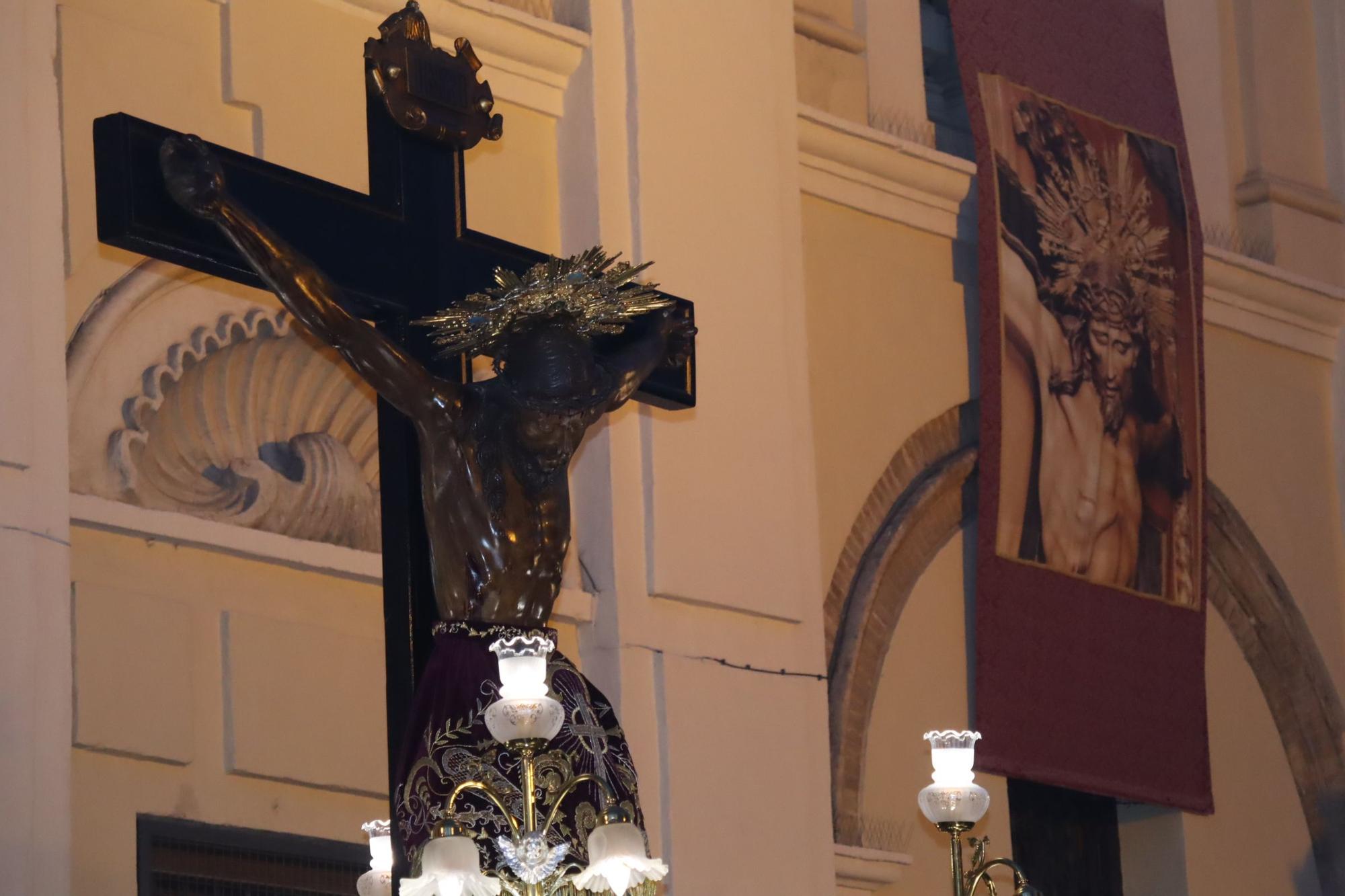 Cumbre fallera ante el Cristo de la Fe de Zaidía