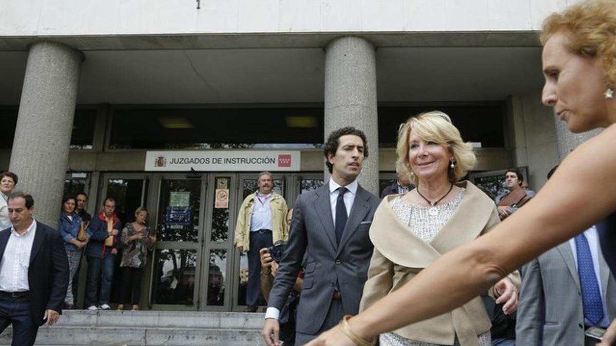 Esperanza Aguirre sale del juzgado de la plaza de Castilla.