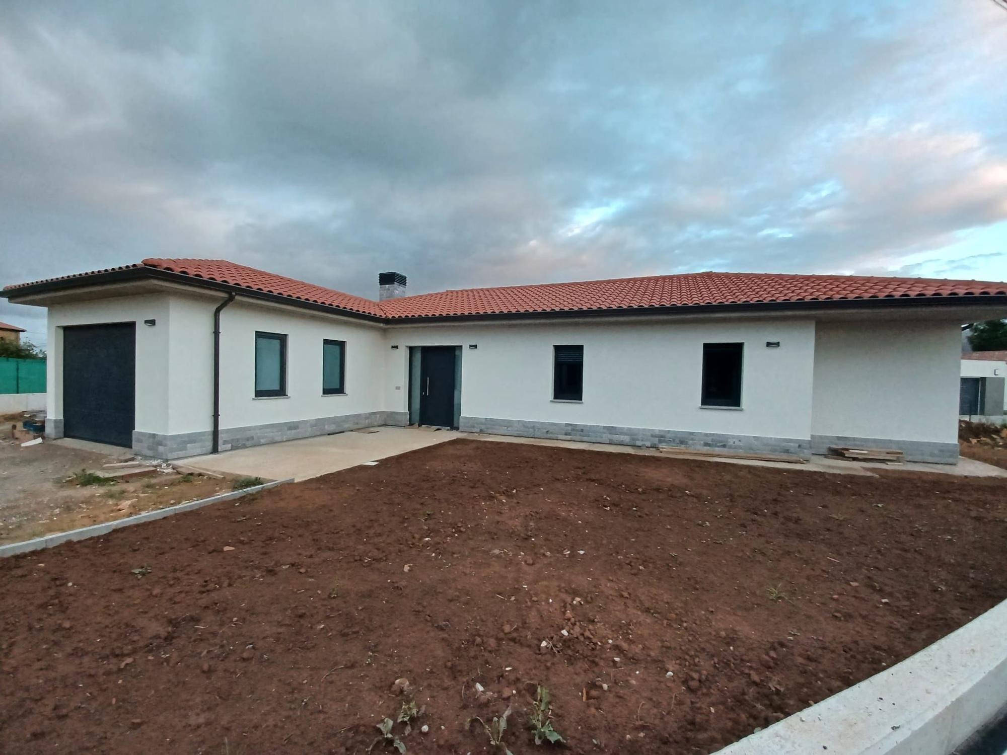 Ables está de moda: la parroquia de Llanera crece con una nueva urbanización y la rehabilitación de casas