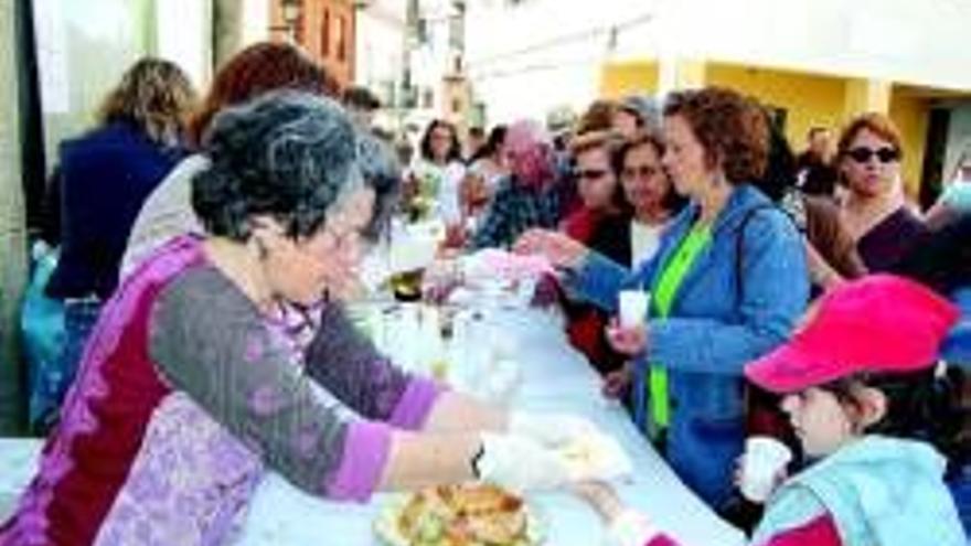 Gata-Hurdes celebra el primer desayuno popular en Valverde
