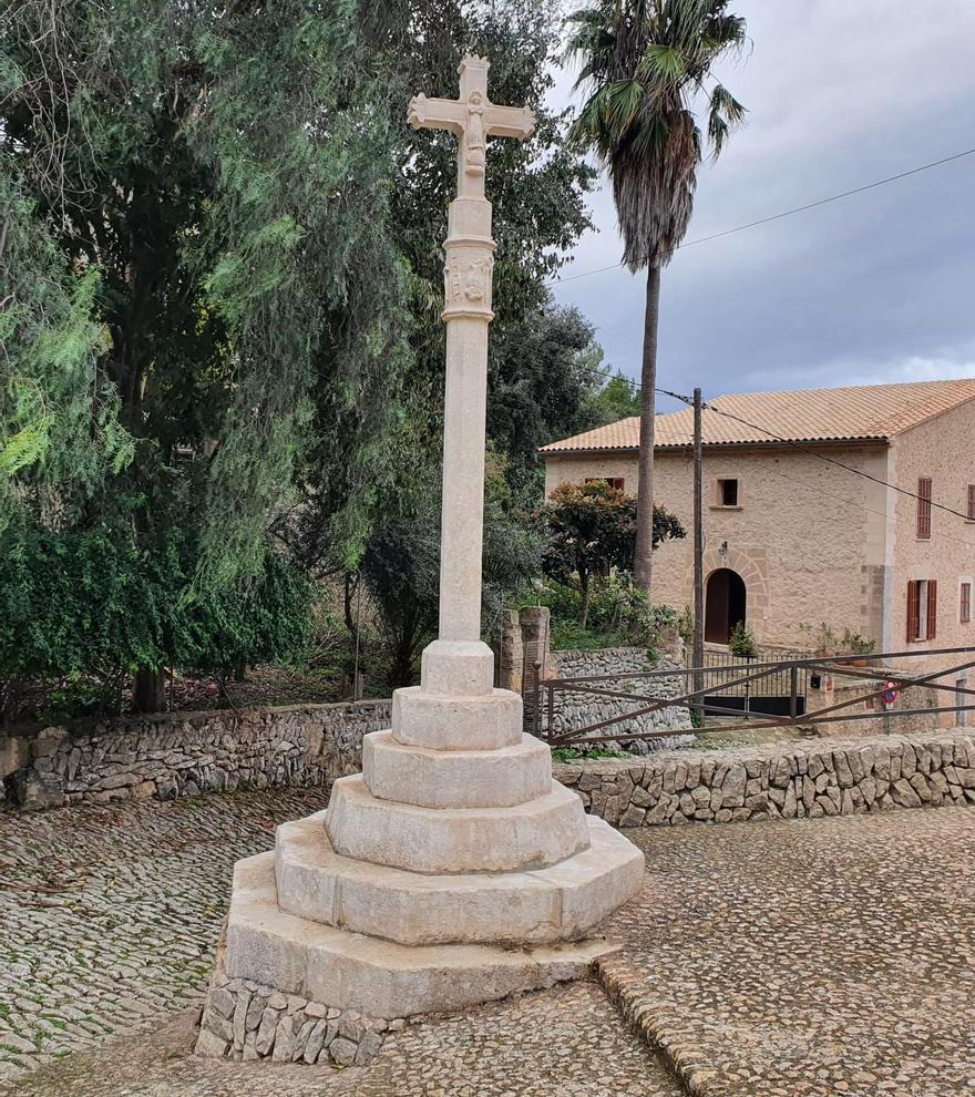 La cruz de Randa recién restaurada.