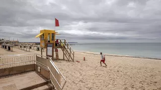 Palma cierra al baño cuatro playas por las lluvias caídas esta mañana