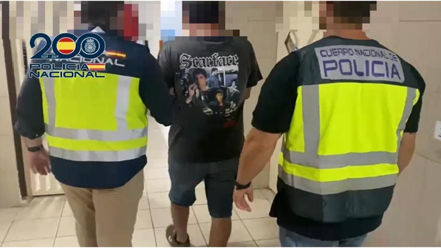 Detienen a un varón por apuñalar a otro en la vía pública