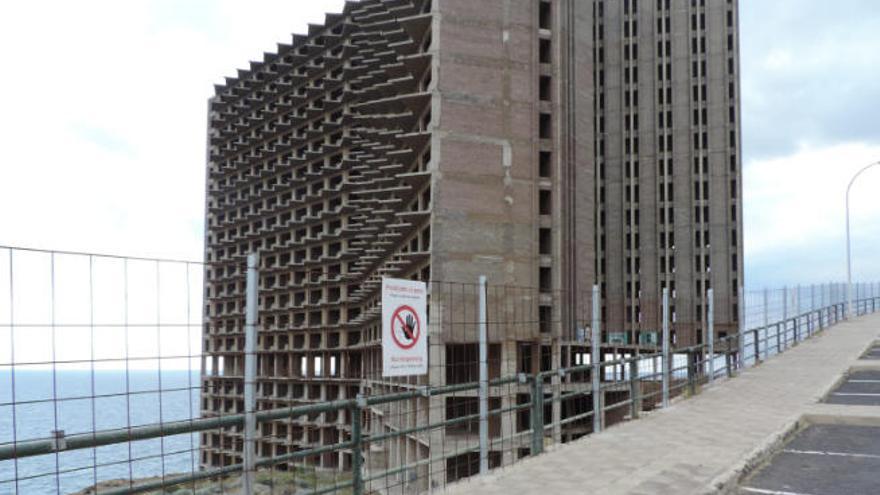 Edificio abandonado en Añaza, en Santa Cruz de Tenerife.