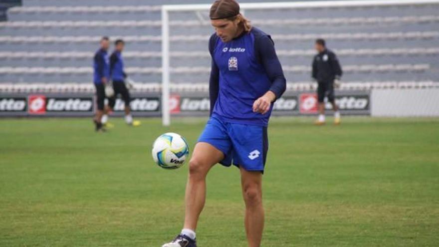 Alexis refuerza la defensa oriolana