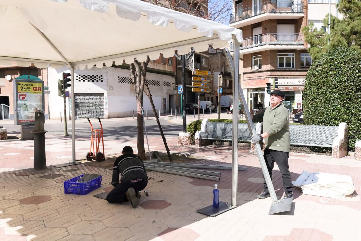 Carpa de la gaiata 10 en la plaza María Agustina.