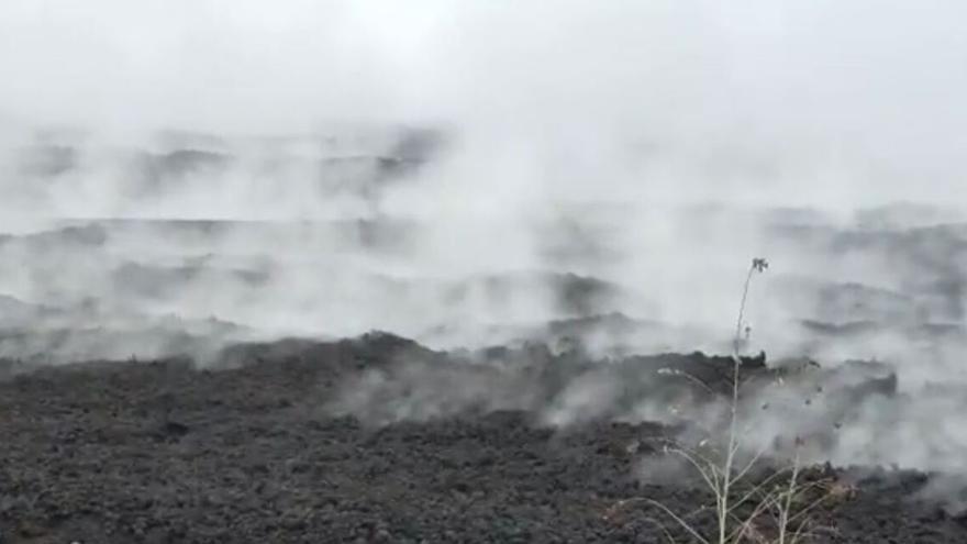 Ingente vapor de agua tras las lluvias sobre el volcán de La Palma