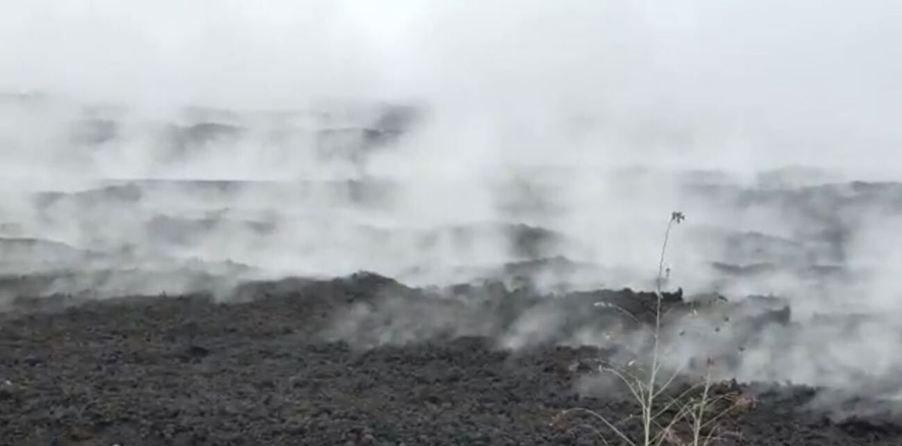 Ingente vapor de agua tras las lluvias sobre el volcán de La Palma