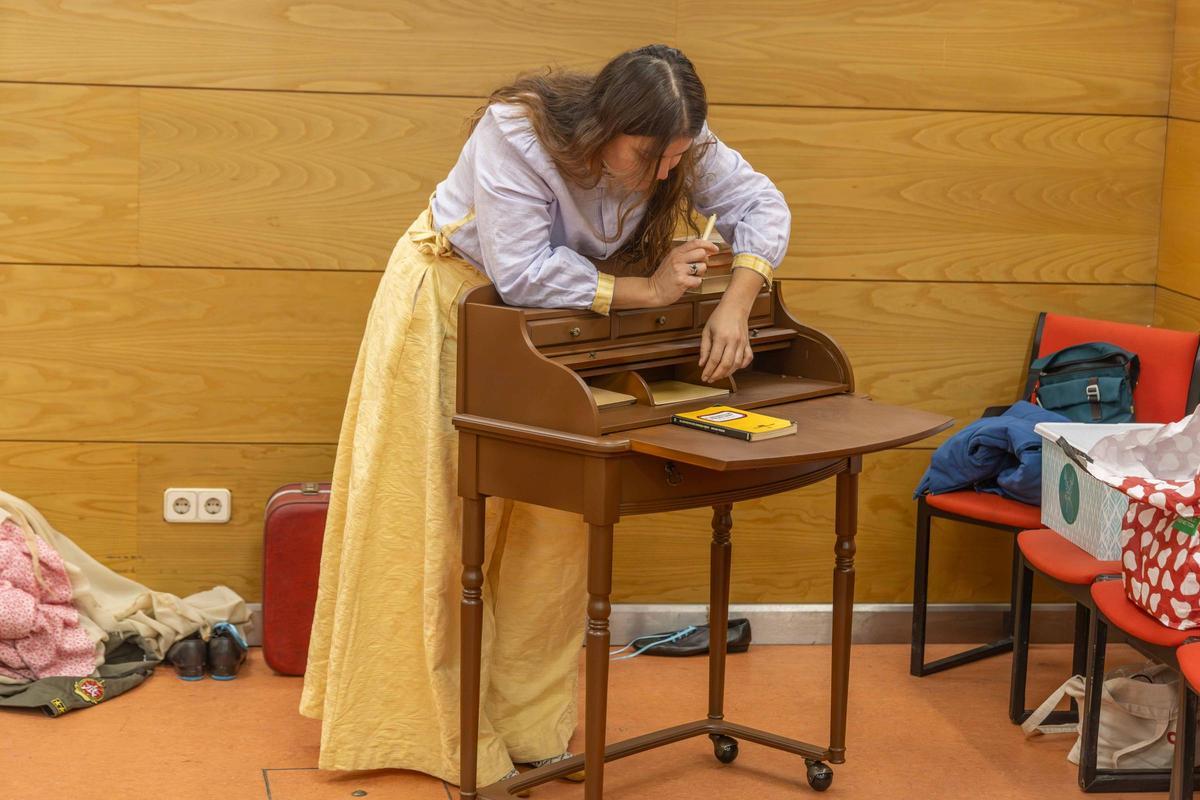 En la sala de ensayo de "Vicenta Lorca": memoria, cuerpo y música en la Compostela que danza En la sala de ensayo de "Vicenta Lorca": memoria, cuerpo y música en la Compostela que danza
