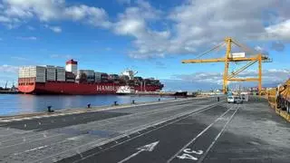 El Puerto de Santa Cruz acoge la mayor operativa de trasbordo internacional de su historia