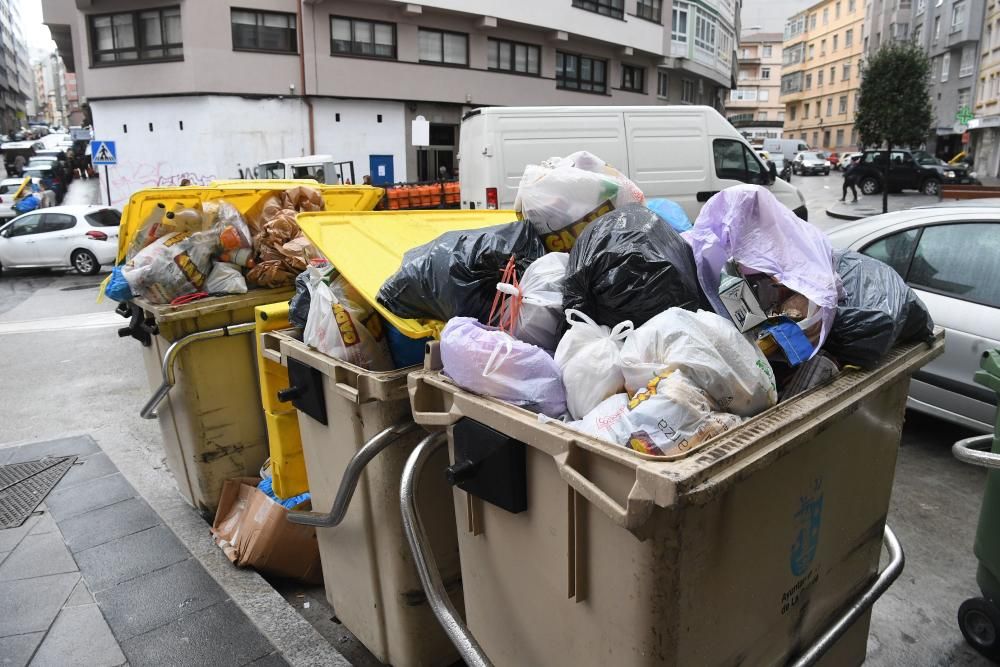 A Coruña: Basura sin recoger por tercer día