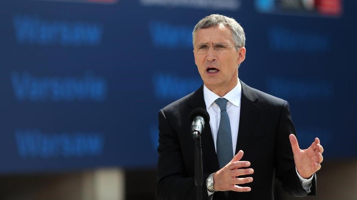 El secretario general de la OTAN, Jens Stoltenberg, antes del inicio de la cumbre en Varsovia.