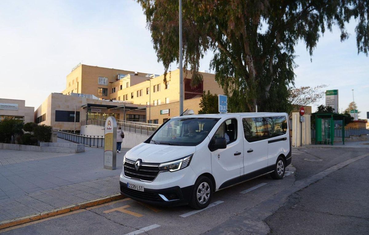 El taxi rural da servicio a más de 1.400 personas