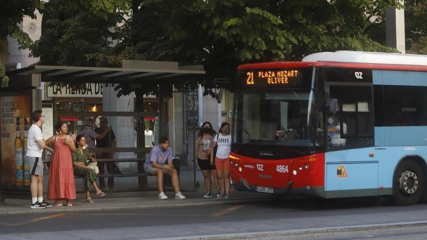 Los conductores del bus pierden 23 euros por cada hora de paros en Zaragoza