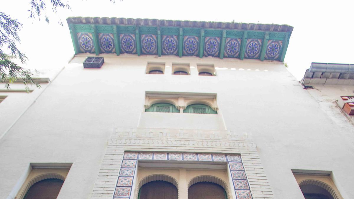 Casa Museo José Segrelles. Se encuentra en un estrecho callejón, que da a la plaza del Pintor Segrelles de Albaida.