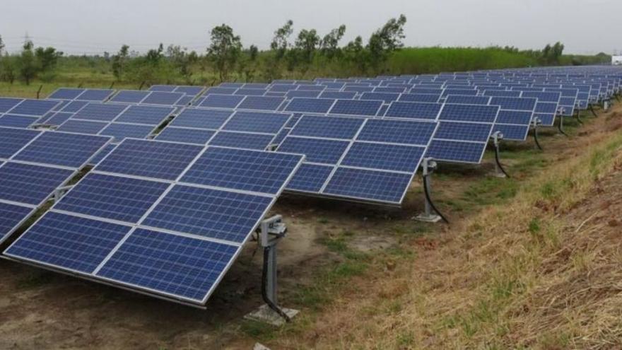 Imagen de archivo de un huerto solar.