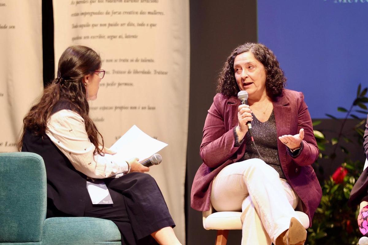 Belén do Campo, dereita, durante a súa intervención no foro.