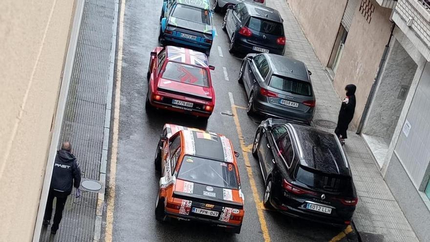 El rally que anima Salas con aficionados de toda España y en el que compiten solo coches de los años 70: &quot;Es un espectáculo&quot;