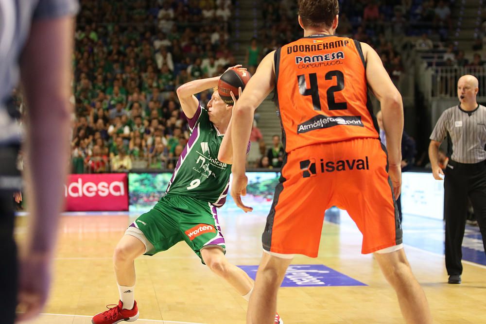 El conjunto de Luis Casimiro, con un inspirado Alberto Díaz (20 puntos), debuta en la Liga Endesa imponiéndose al Valencia Basket