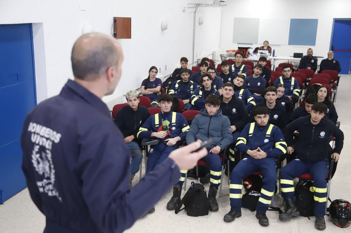 A.J.González Córdoba IES Galileo Galilei jornadas formación profesional de fp de emergencias y bomberos sin fronteros