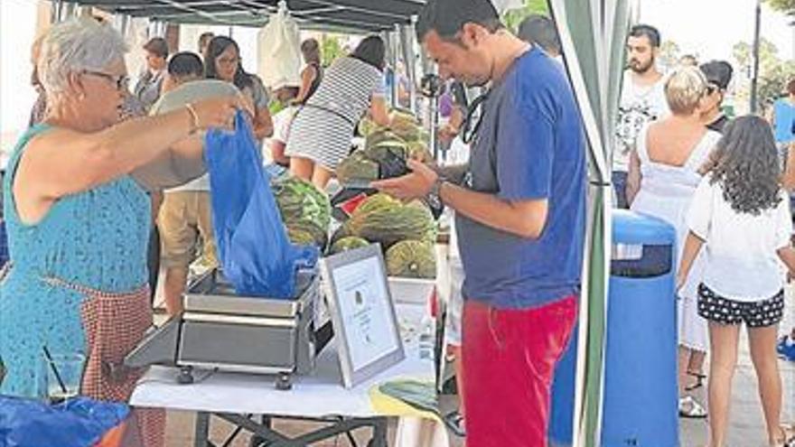 Los melones se reivindican en su feria de xilxes