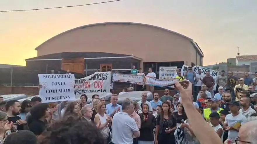 VÍDEO | Minut de silenci a Piera per condemnar l'atac a la mesquita del municipi