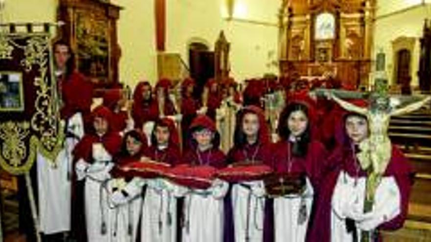 El Desconsuelo procesiona en Valdefuentes