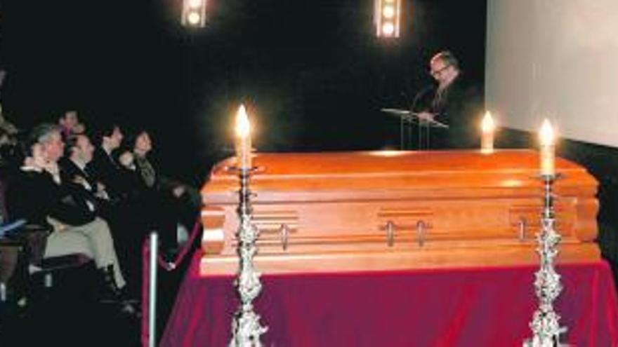 Imagen de la capilla ardiente instalada en la Academia de Cine, en Madrid.