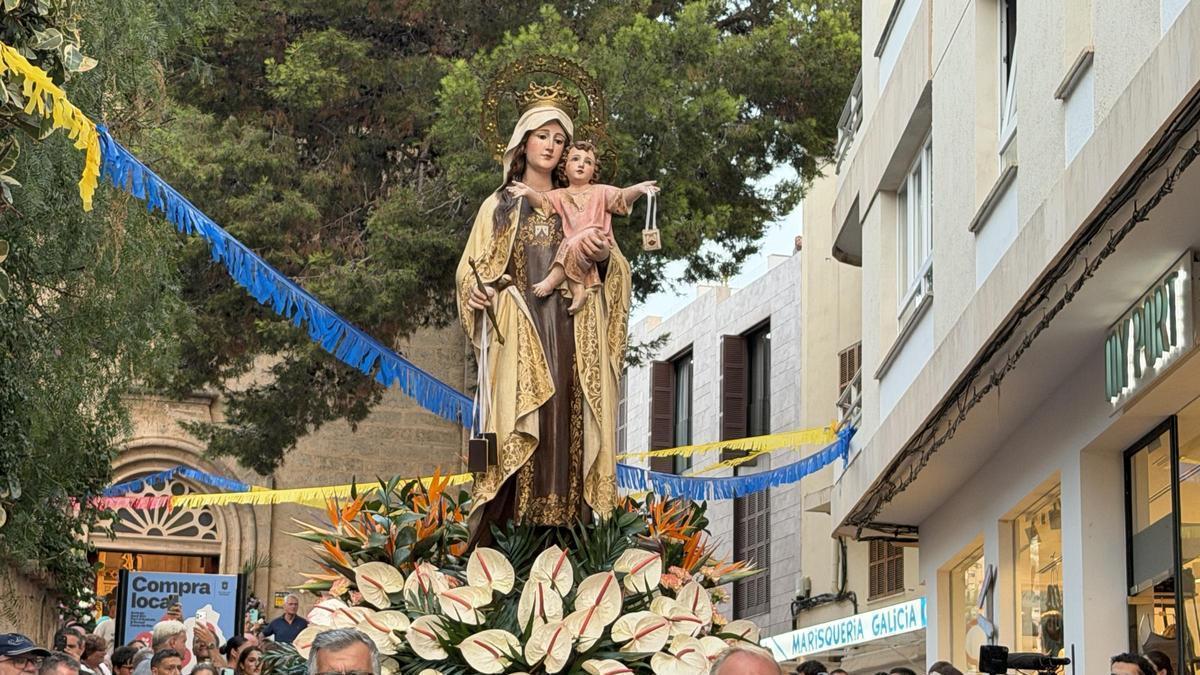 Tradicional procesión de la Virgen del Carmen en el Port d'Andratx.