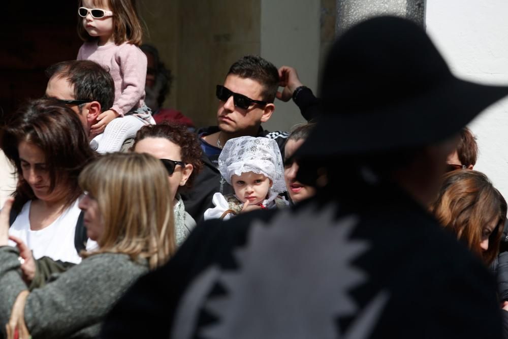 Pregón y desfile de carrozas en las fiestas del Bollo en Avilés