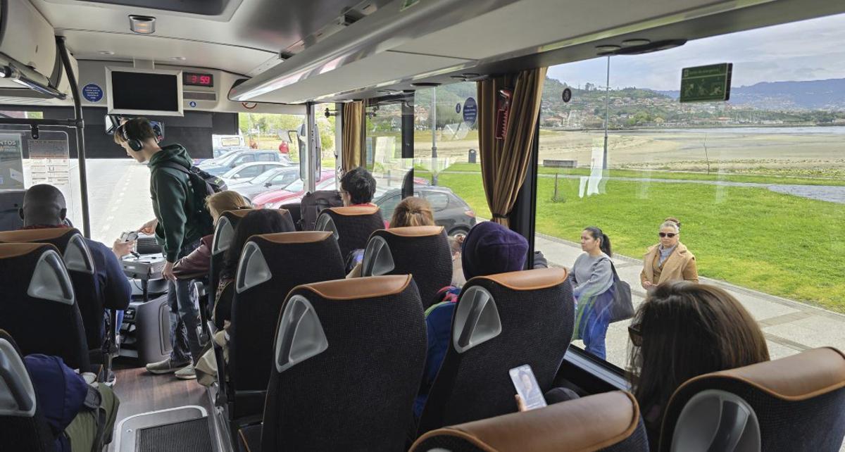 La parada frente al Concello de Moaña es muy concurrida. | FDV