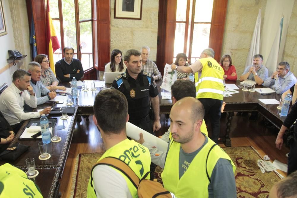 Pleno bronco en Poio por las protestas de los trabajadores de Ence