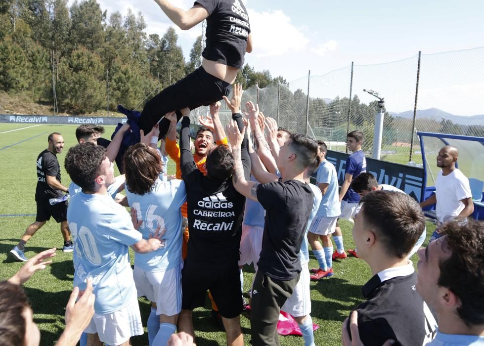 El equipo celeste se proclama campeón de liga tras golear al Pontevedra.