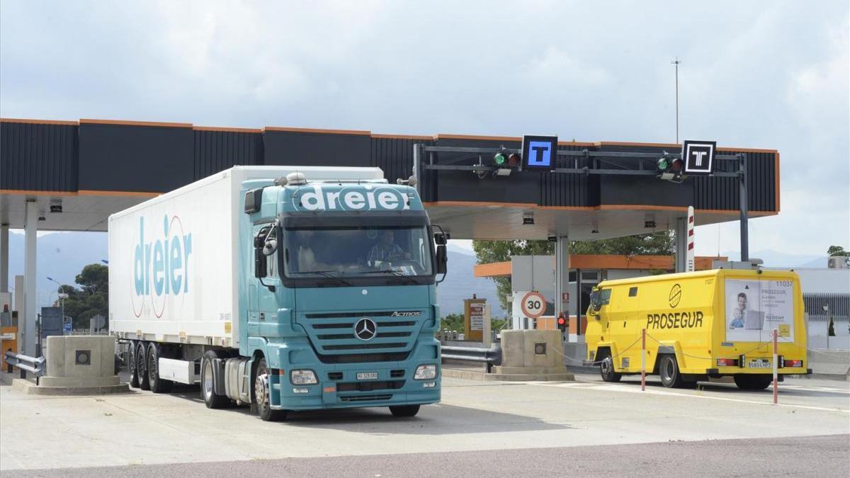 Camioneros del Este ‘low cost’ ya amenazan al transporte de Castellón