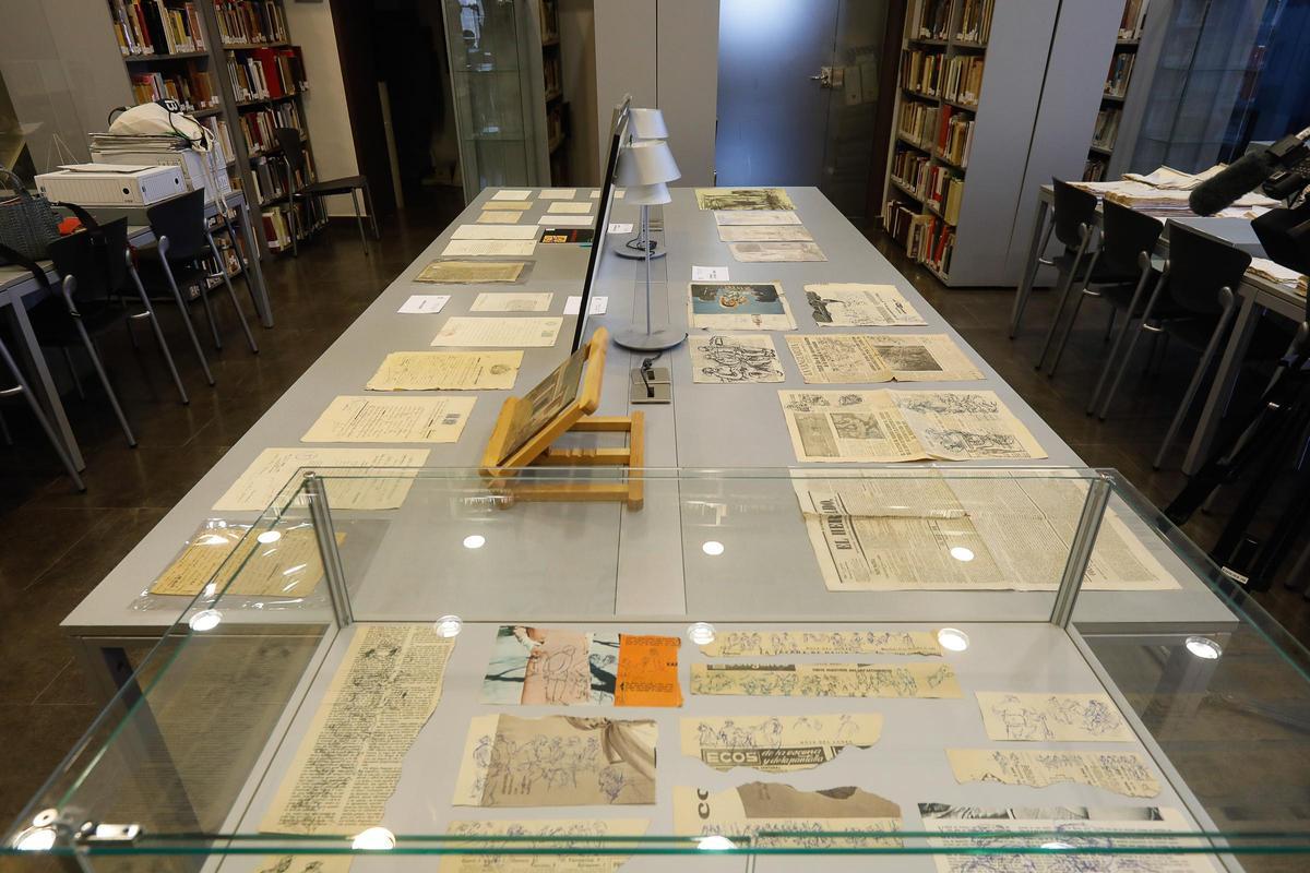 Imagen general de recientes adquisiciones del Arxiu Històric, expuestas ayer para la prensa y visitantes.