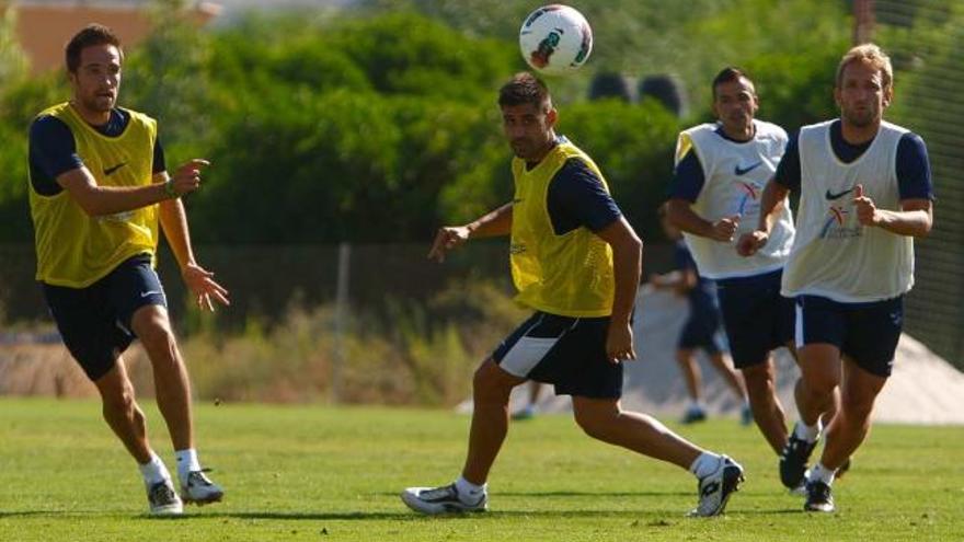 Míchel, Aganzo, Sanchón y Diego Rivas entrenan en Fontcalent.