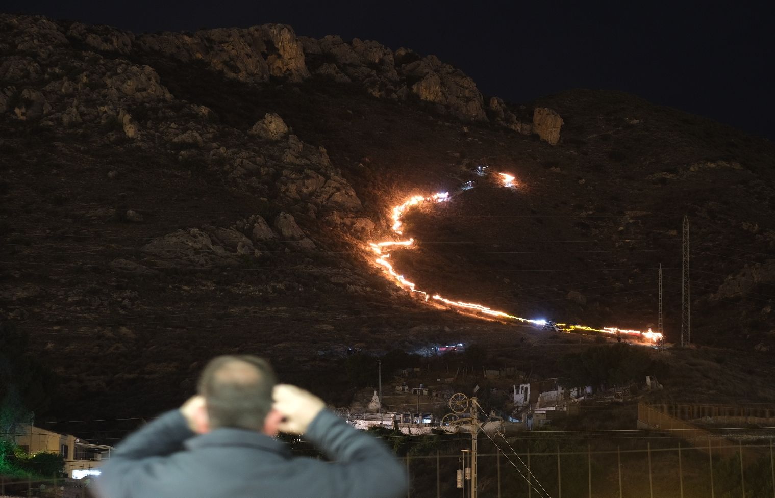 Bajada de antorchas del monte Bolón de Elda en la noche de Reyes