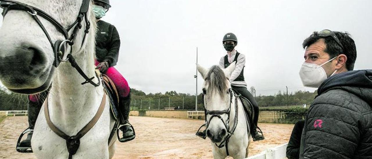 De izquierda a derecha, Omar Fanjul, Inmaculada Suárez, Carlos Muñiz y Pablo Gil.