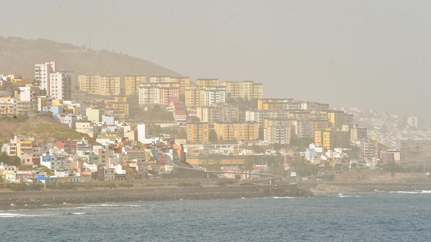 La Aemet anuncia más calor y calima en Canarias para este comienzo de semana: se alcanzarán hasta 35 grados