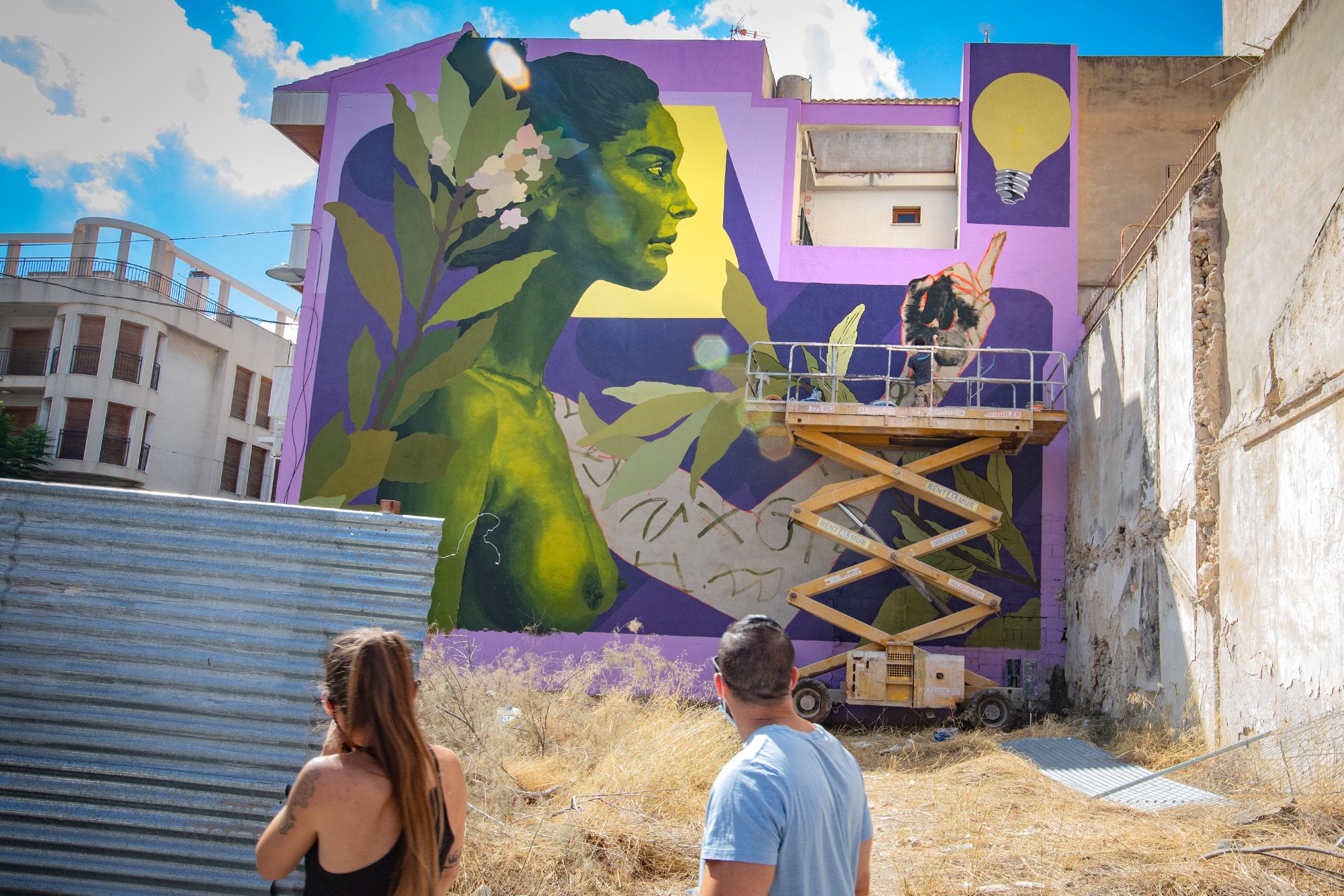 Un mural en Bigastro para homenajear la inventiva de las mujeres en la historia