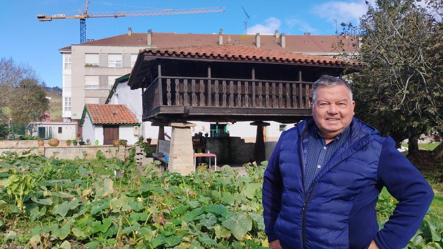 Casa García, la quintana con hórreos, gallinero y huerta que resiste al desarrollo urbanístico en Lugo de Llanera