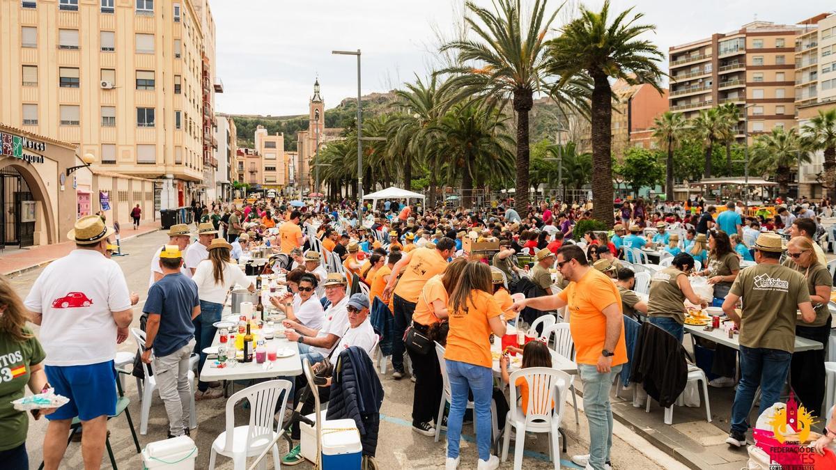 Masiva fiesta de Germanor de las Peñas de Sagunt