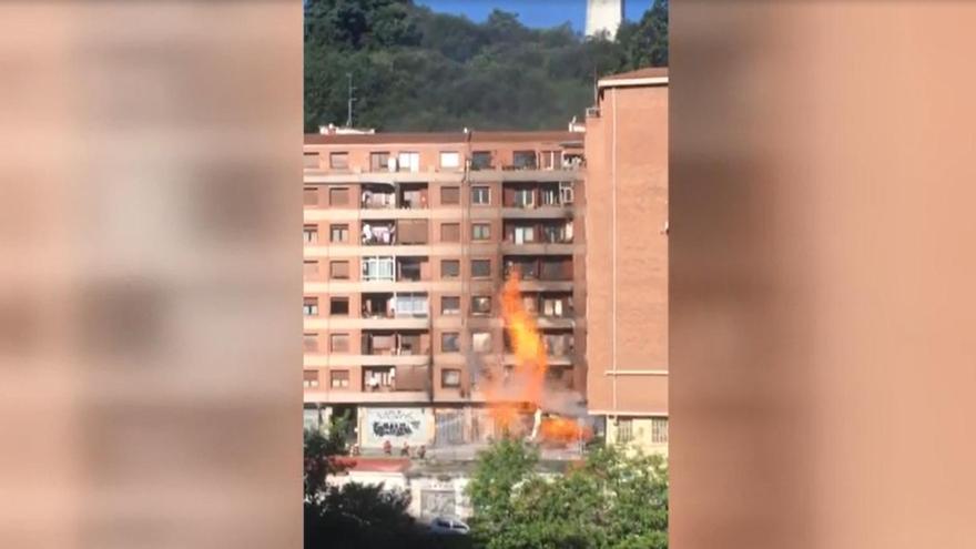 Cinco heridos e importantes daños por una explosión de gas en Bilbao