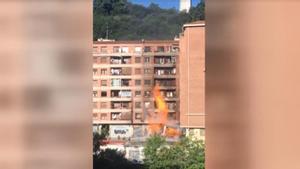 Una fuga de gas provoca un incendio en un edificio de Bilbao dejando cinco vecinos intoxicados