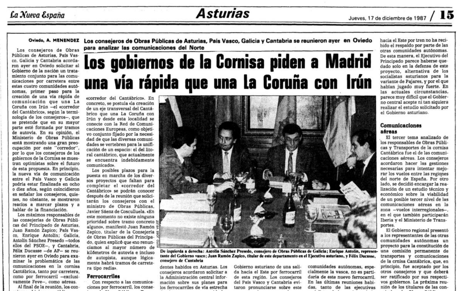 Reproducción de un artículo de 1987 de LA NUEVA ESPAÑA en el que se refleja la defensa de los gobiernos del Cantábrico de una vía rápida por carretera entre La Coruña e Irún y la del Principado de una salida al Este por ferrocarril.