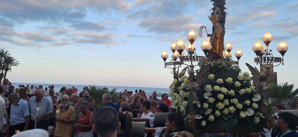 La procesión de Santa Marta, protagonista de las fiestas de La Vila