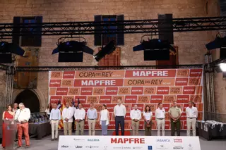 Felipe VI preside la entrega de los premios a los campeones de la regata de vela 43ª Copa del Rey MAPFRE