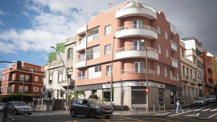 Semáforos foto-rojo en Santa Cruz: más de 3.000 multas en diez meses y 300.000 euros recaudados