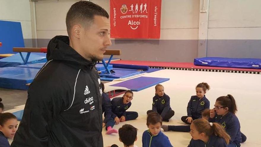 El gimnasta olímpico Néstor Abad impartirá una clase magistral en Alcoy