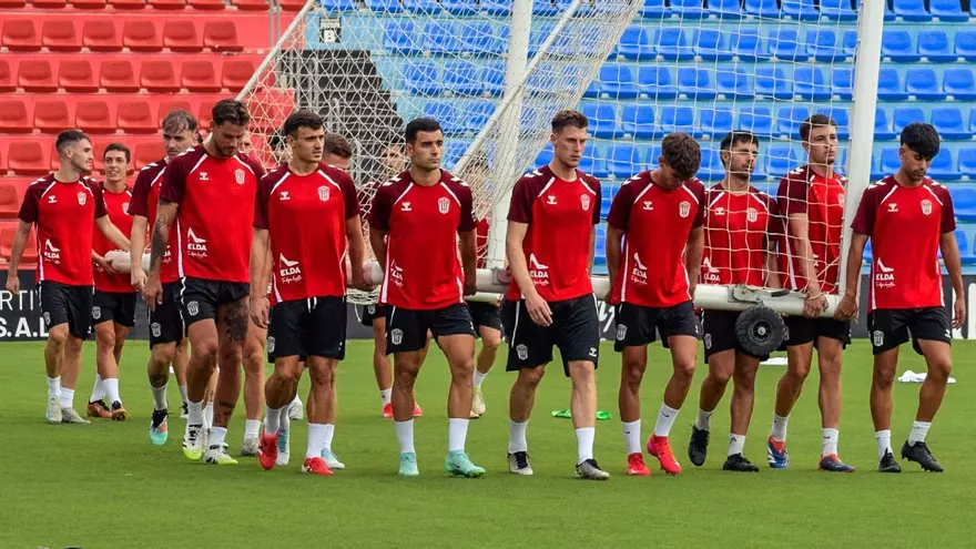 El Eldense pretende cerrar su plantilla con siete fichajes más